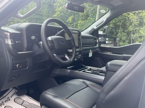 New 2026 Ford F250 Lariat w/ Black Appearance Package AWD/4WD image 15