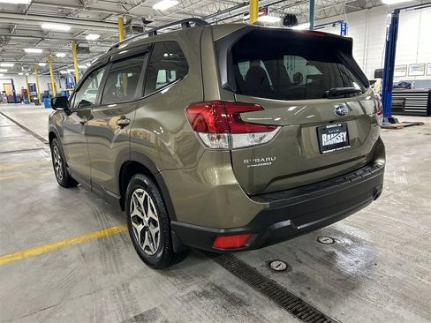 Certified 2023 Subaru Forester Premium image 6
