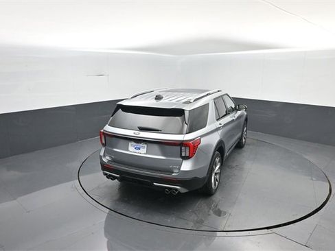 Certified 2025 Ford Explorer Platinum w/ Ultimate Package image 25