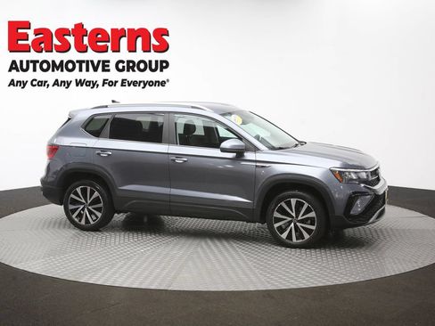 Used 2022 Volkswagen Taos SE FWD image 44