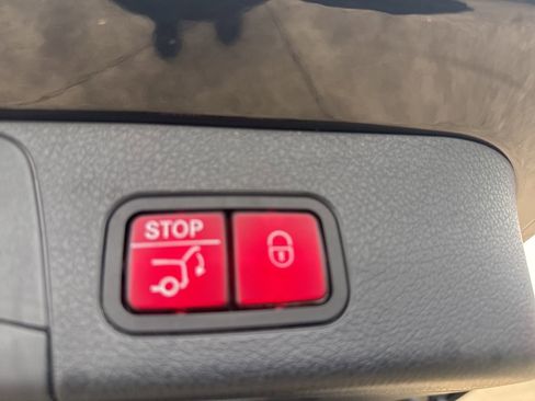 Used 2021 Mercedes-Benz GLB 250 4MATIC image 20