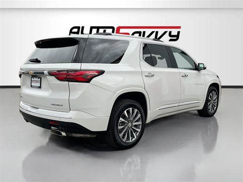 Used 2023 Chevrolet Traverse Premier image 7