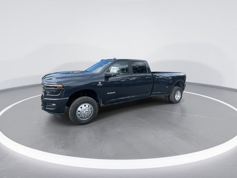 New 2026 RAM 3500 Laramie AWD/4WD image 4
