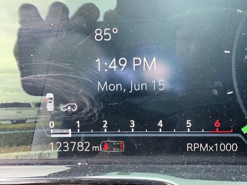 Used 2021 Cadillac Escalade Sport w/ Driver Assist Tech Package AWD/4WD image 3