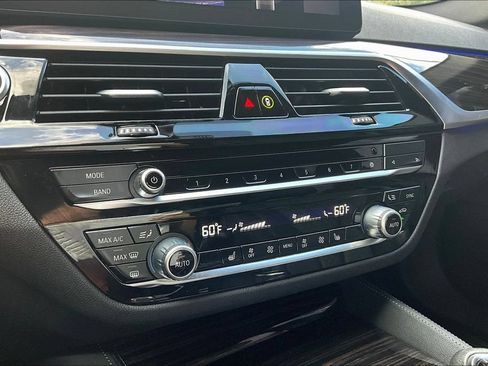 Used 2023 BMW 540i w/ M Sport Package RWD image 15