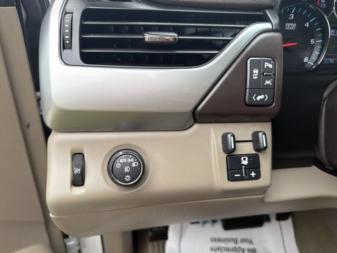 Used 2016 Chevrolet Tahoe LT RWD image 13