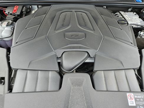Certified 2026 Porsche Cayenne AWD/4WD image 30