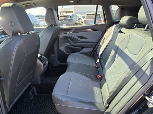 New 2026 Volkswagen Tiguan SE R-Line AWD/4WD image 16