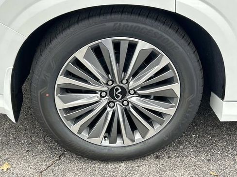 New 2026 INFINITI QX80 Luxe w/ Cargo Package image 11