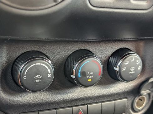 Used 2016 Jeep Wrangler Sport AWD/4WD image 13