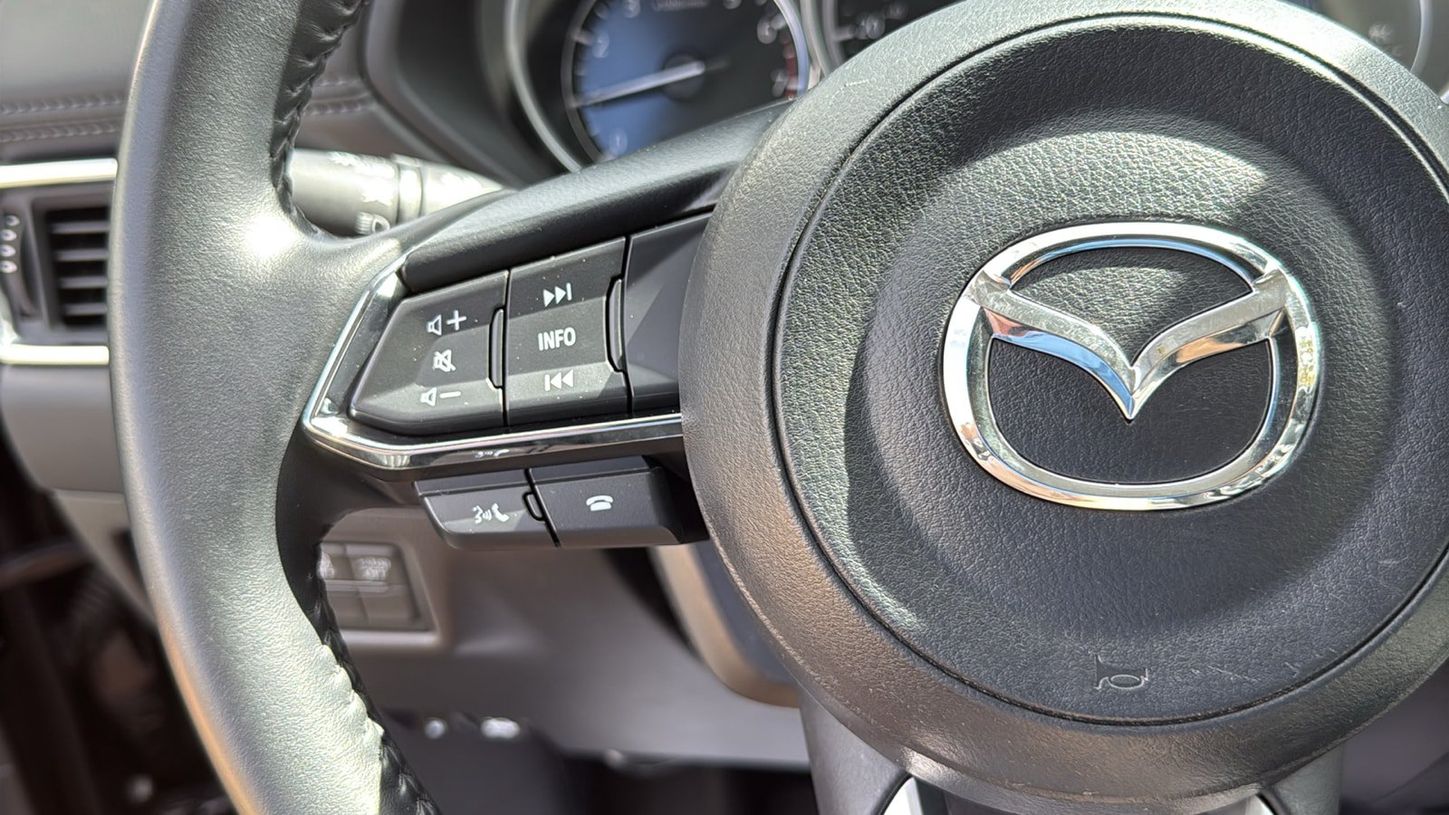 Certified 2025 MAZDA CX-5 AWD 2.5 S w/ Preferred Package image 12