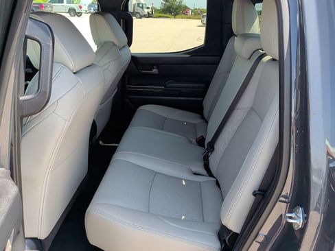 Used 2025 Toyota Tacoma Limited AWD/4WD image 37
