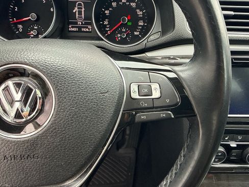 Used 2018 Volkswagen Passat 2.0T SE w/ SE Lighting Package FWD image 11