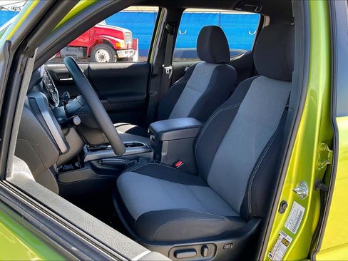 Used 2023 Toyota Tacoma TRD Off-Road image 7