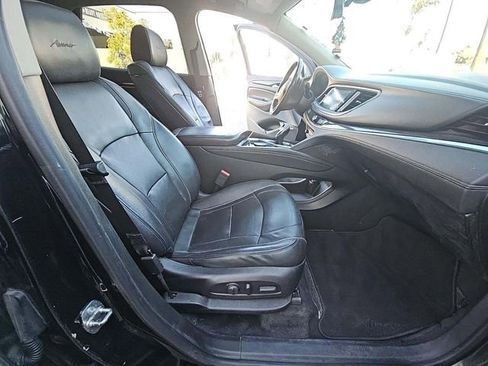 Used 2019 Buick Enclave Avenir w/ Avenir Technology Package image 17