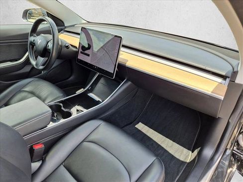 Used 2018 Tesla Model 3 Long Range RWD image 22