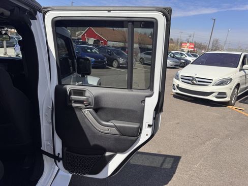 Used 2012 Jeep Wrangler Unlimited Sport image 15