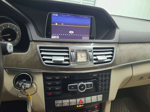 Used 2014 Mercedes-Benz E 350 4MATIC Sedan image 24