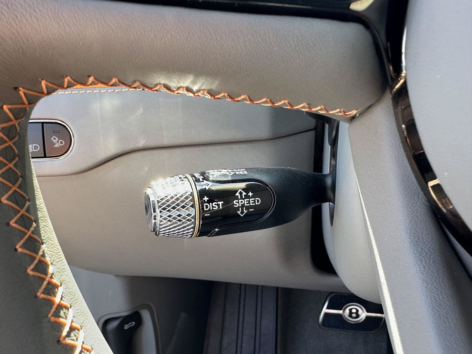 New 2025 Bentley Flying Spur Plug-In Hybrid AWD/4WD image 40