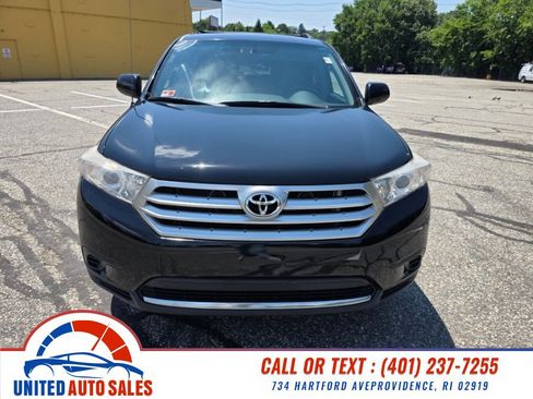 Used 2012 Toyota Highlander FWD w/ Cold Weather Pkg image 8