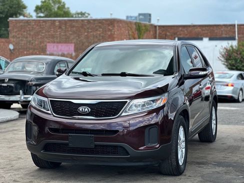 Used 2014 Kia Sorento LX AWD/4WD image 2