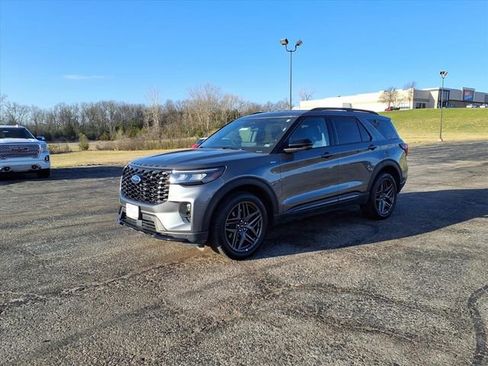 Used 2025 Ford Explorer ST-Line w/ ST-Line Street Pack image 37