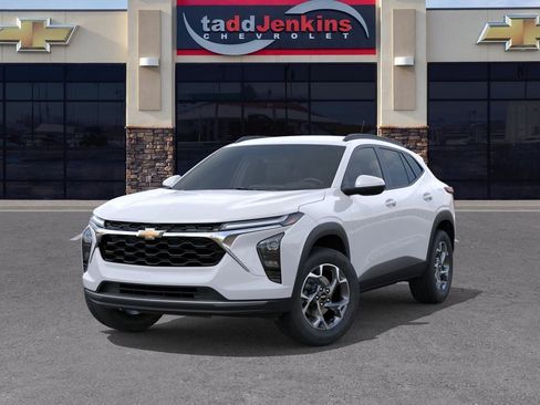 New 2026 Chevrolet Trax LT w/ Driver Confidence Package FWD image 6