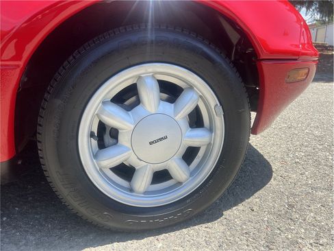 Used 1991 MAZDA MX-5 Miata RWD image 9