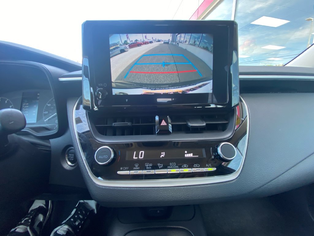 Used 2025 Toyota Corolla LE w/ LE Premium Package FWD image 21