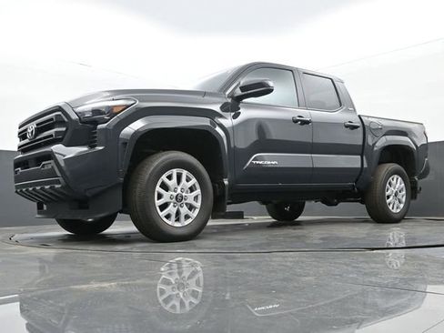 Used 2026 Toyota Tacoma SR5 RWD image 12
