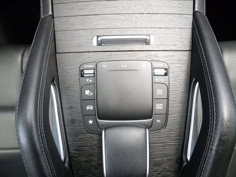 Used 2022 Mercedes-Benz GLE 350 4MATIC w/ Premium Package image 32