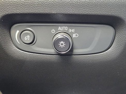 Used 2023 Chevrolet Traverse RS AWD/4WD image 22