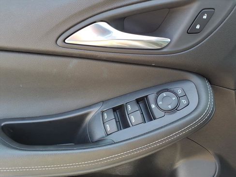 Used 2025 Buick Encore GX Preferred FWD image 12