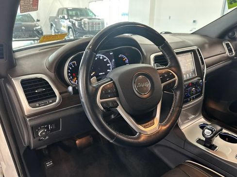 Used 2014 Jeep Grand Cherokee Overland AWD/4WD image 12