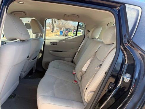 Used 2015 Nissan Leaf SV image 8