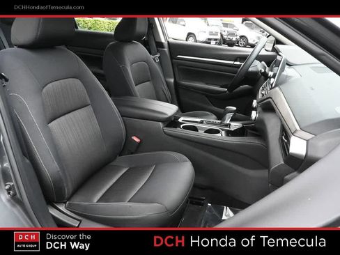 Used 2023 Nissan Altima 2.5 SV FWD image 21