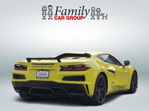 Used 2023 Chevrolet Corvette Z06 w/ Z07 Performance Package image 4