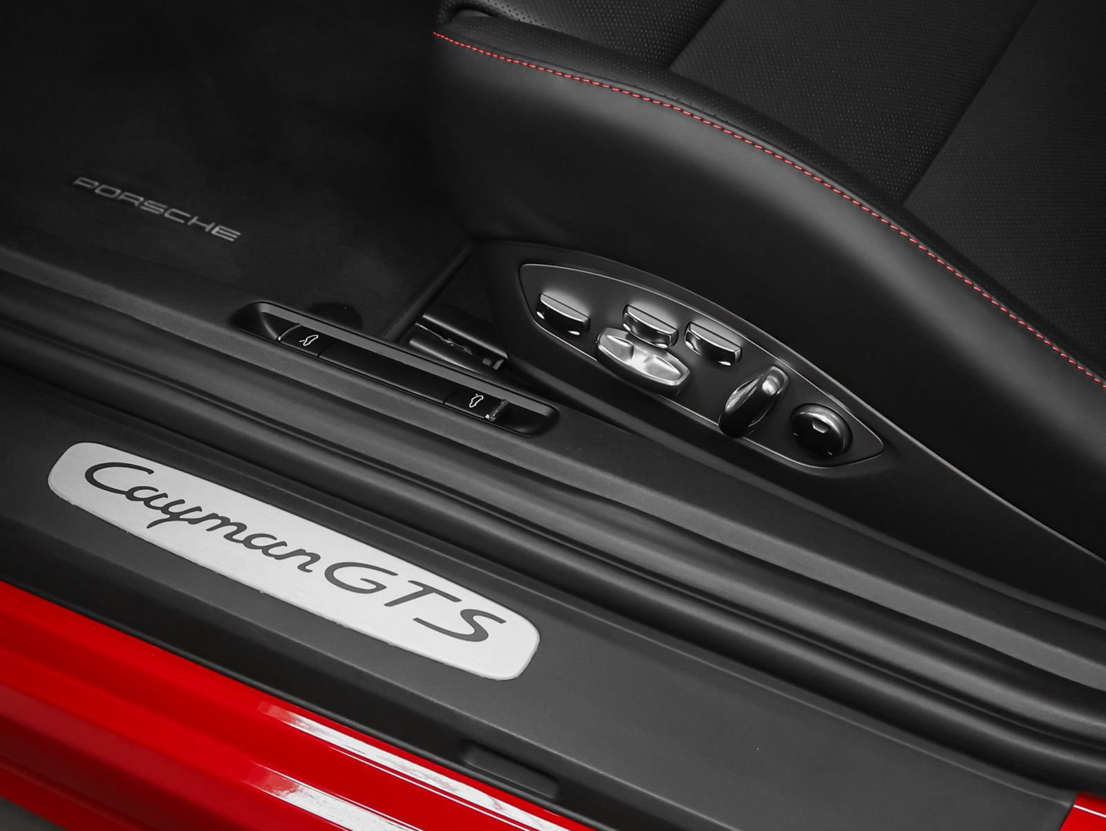 Certified 2025 Porsche 718 Cayman GTS RWD image 31