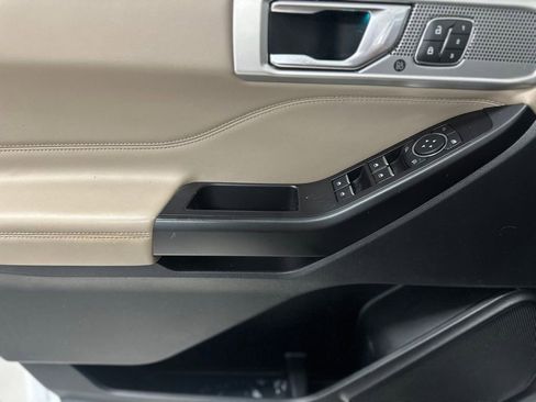 Used 2020 Ford Explorer Limited image 14
