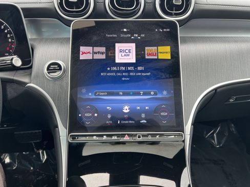 Used 2025 Mercedes-Benz GLC 350e 4MATIC image 17