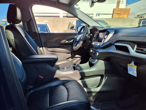 Used 2022 GMC Terrain SLT w/ Infotainment Package II image 25