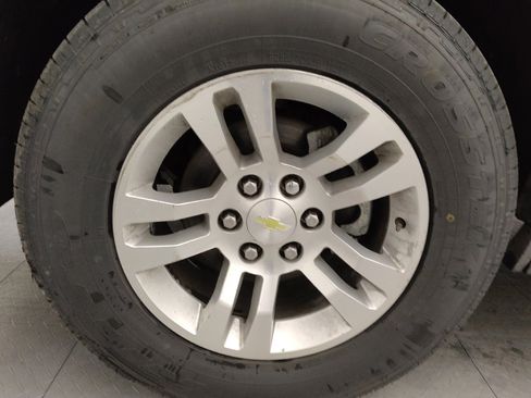 Used 2015 Chevrolet Suburban LS RWD image 31