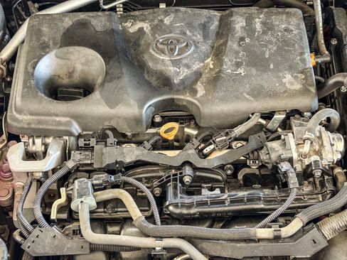 Used 2023 Toyota RAV4 LE AWD/4WD image 27
