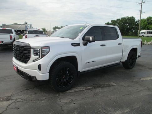 Used 2023 GMC Sierra 1500 Denali w/ Denali Reserve Package AWD/4WD image 11