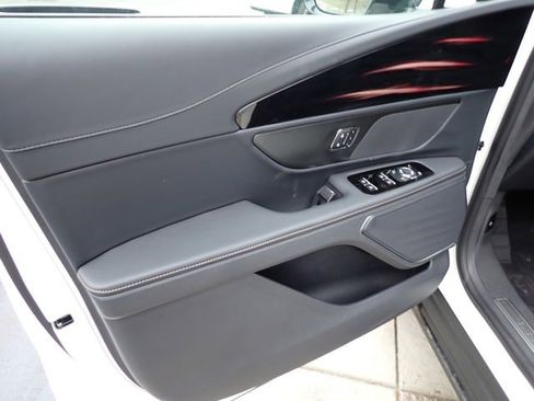 New 2026 Lincoln Nautilus Premier image 26