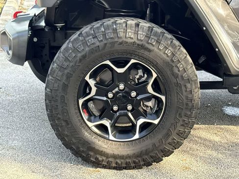 Used 2023 Jeep Wrangler Rubicon AWD/4WD image 11