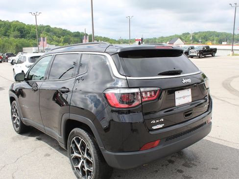 Used 2025 Jeep Compass Limited AWD/4WD image 5