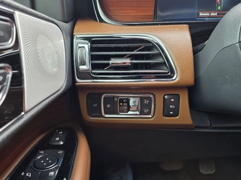 Used 2023 Lincoln Navigator L Reserve AWD/4WD image 27