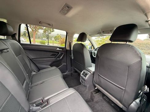 Used 2018 Volkswagen Tiguan SE AWD/4WD image 43