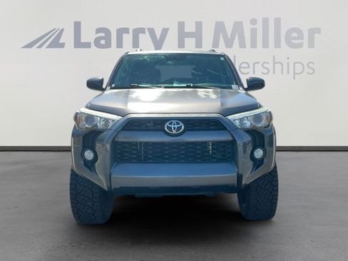 Used 2019 Toyota 4Runner SR5 AWD/4WD image 8
